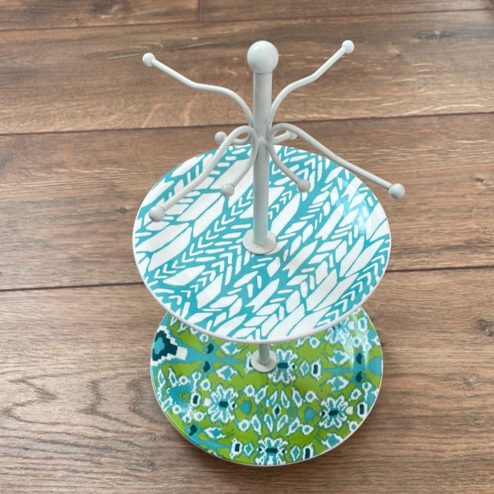 Adorable two tiered jewelry stand